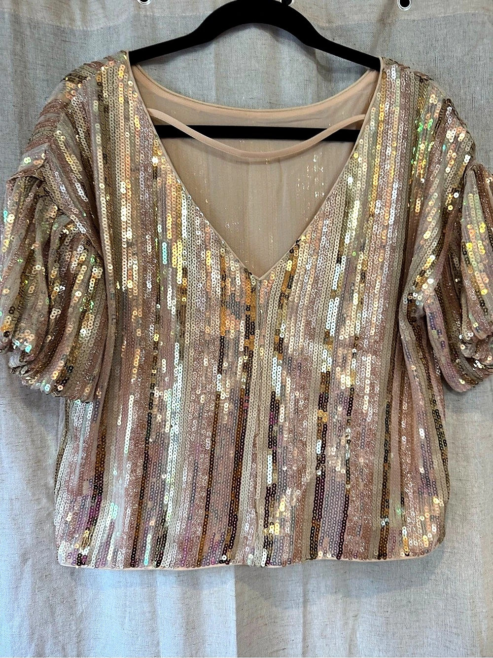 fab'rik Sequin V-Neck Top in Gold & Pink Size Small Like New
